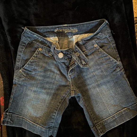 American Eagle Bermuda Jean shorts size 2 - Picture 1 of 4